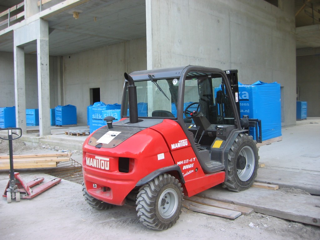 Manitou 4RM 20 HP (Buggie)